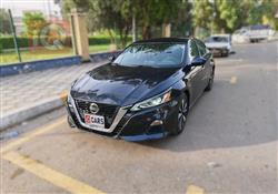 نيسان ألتيما